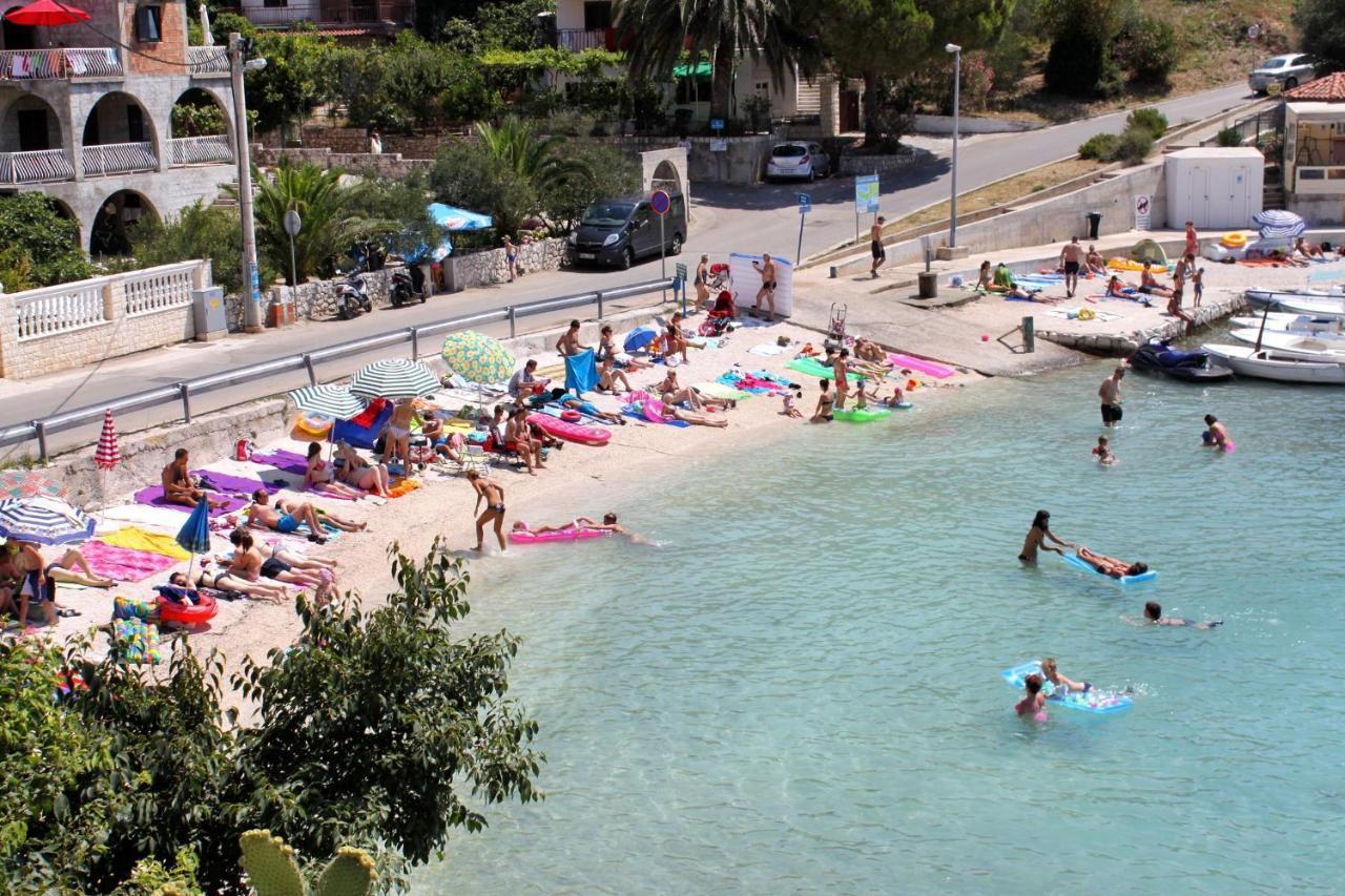 Apartments With A Parking Space Businci, Ciovo - 14010 Trogir Exterior photo